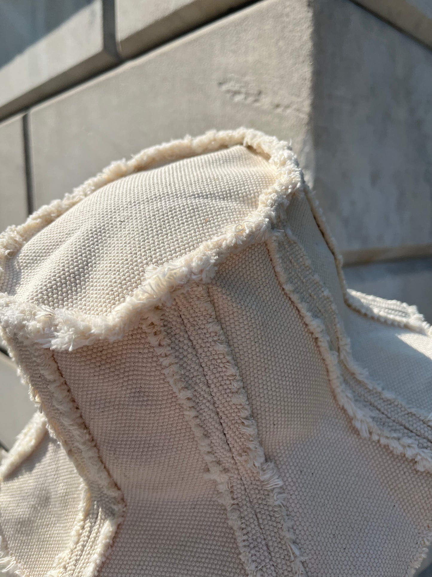 The Gitte - Linen Canvas